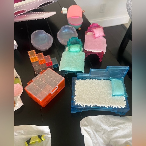 LOL Surprise Travel Plane. Dolls, Furniture and all accessories pictured. EUC. - Picture 3 of 9